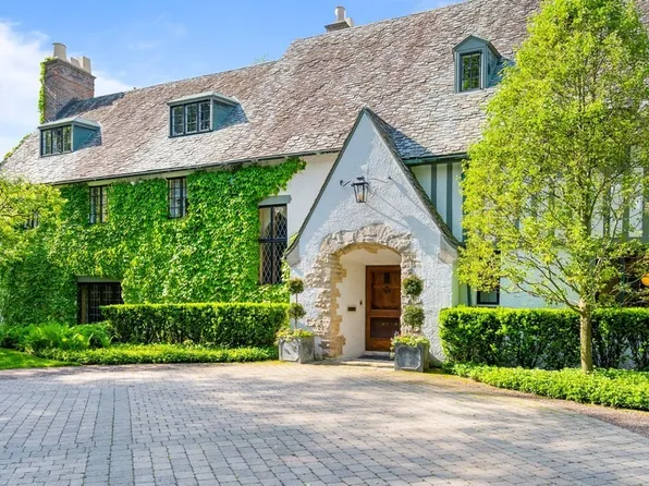 66 Fox Ln, Winnetka, IL 60093