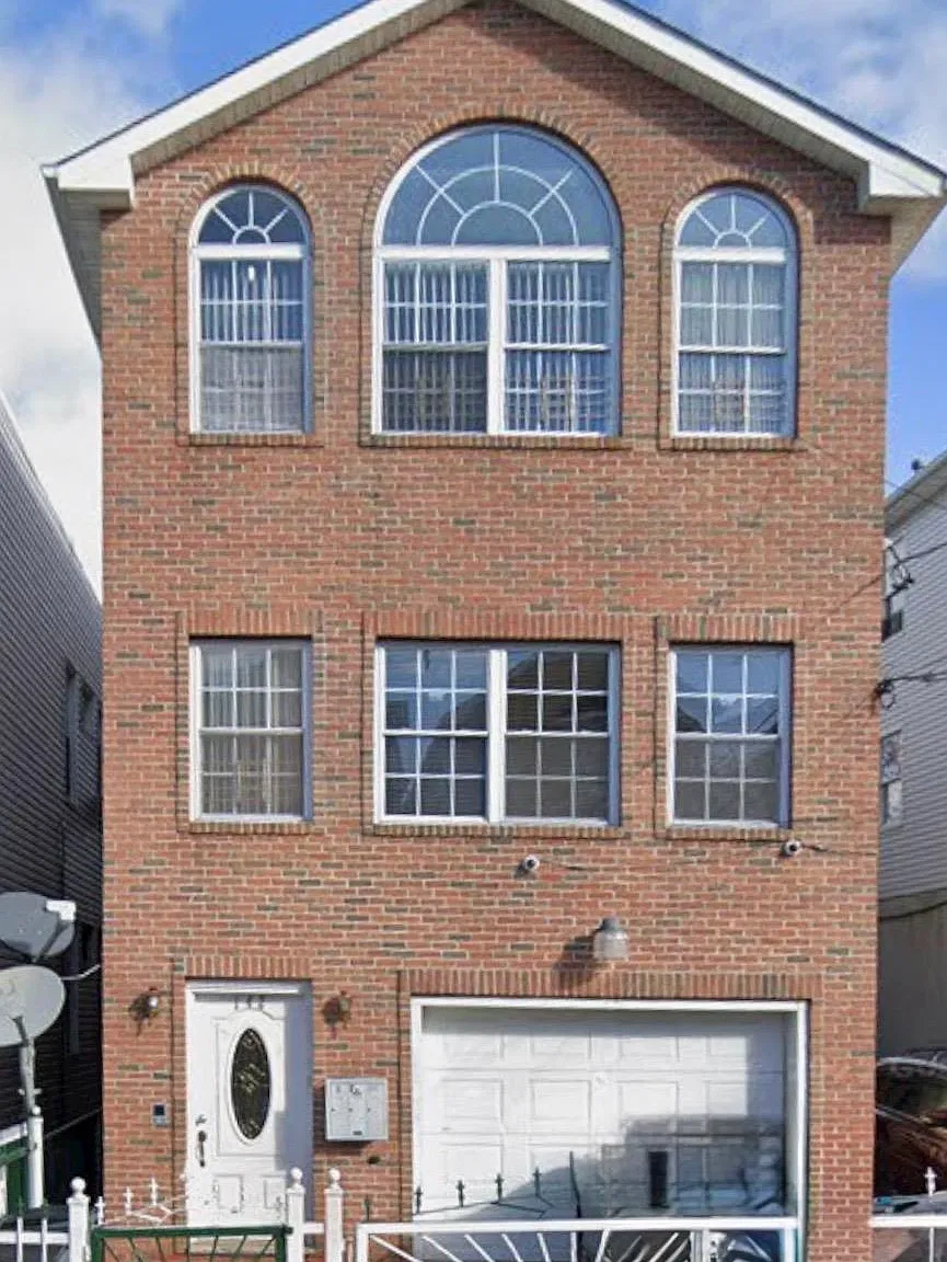 3 bed, 2.0 bath, $2,800 — Photo 1