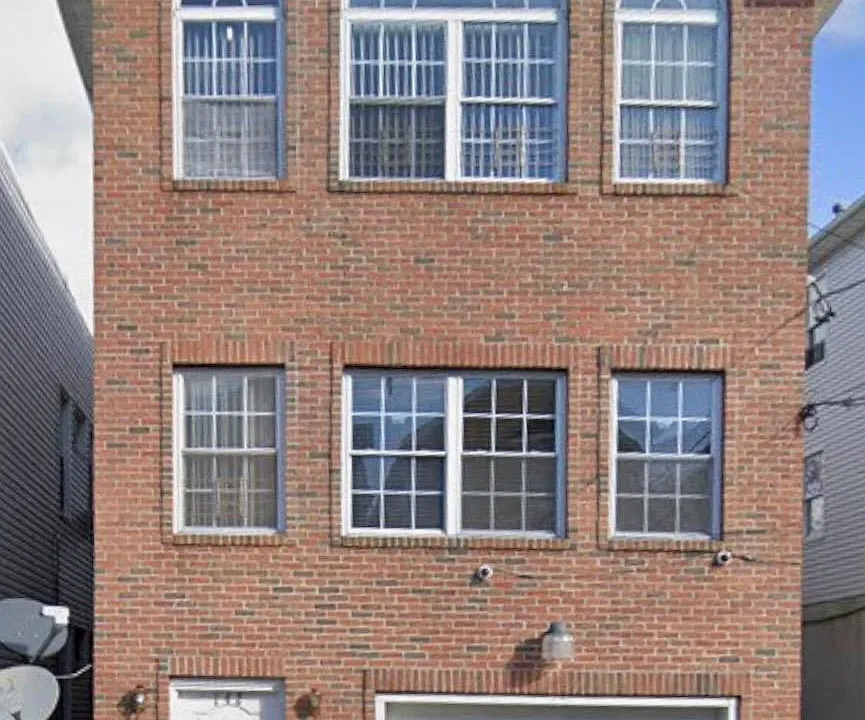 142 Ege Ave #2