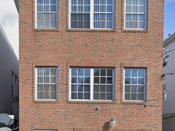 142 Ege Ave #2, Jersey City, NJ 07304