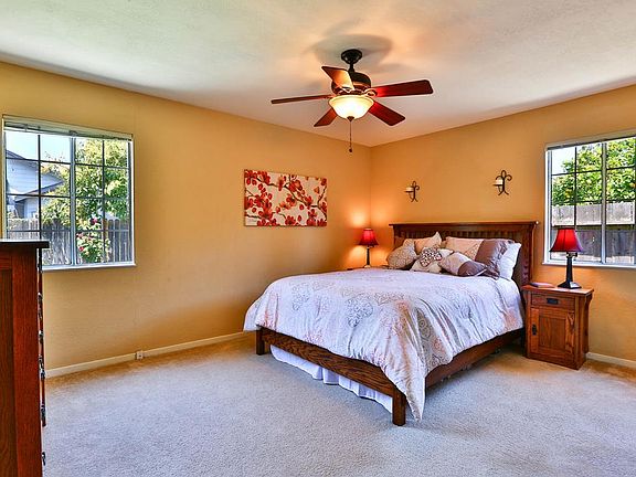 5th image of 565 Morse Ave