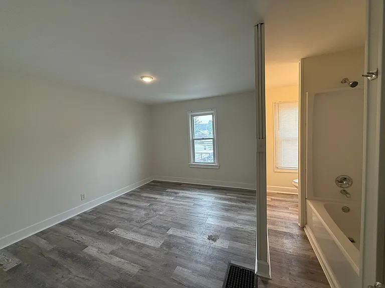 345-347 W Penn St — Photo 13