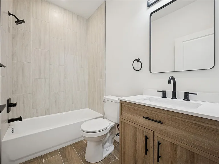 5139 Wayne Ave — Photo 8