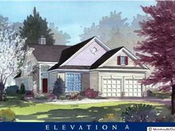 6 Boxwood Dr, Ocean, NJ 07712