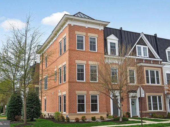 151 Center St S Unit 1, Vienna, VA 22180