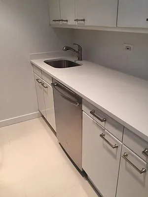 Rented by Macklowe Investment Properties | media 16