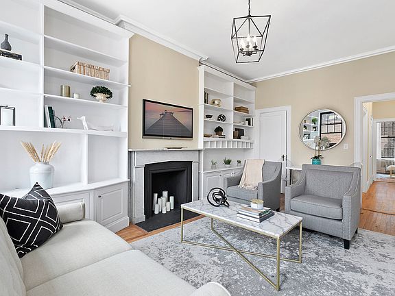 2nd image of 312 Bleecker St #2B