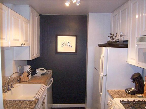 4th image of 401 W 22nd St APT 3C