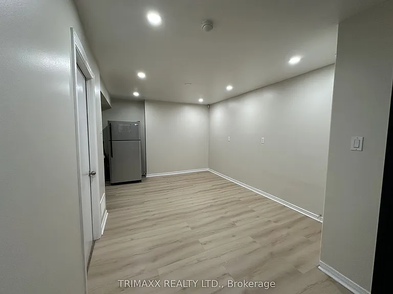 93 Jeffcoat Dr #BASEMENT — Photo 9