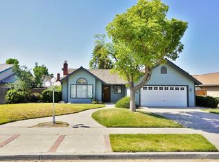 957 Elderwood Ln, Lemoore, CA 93245