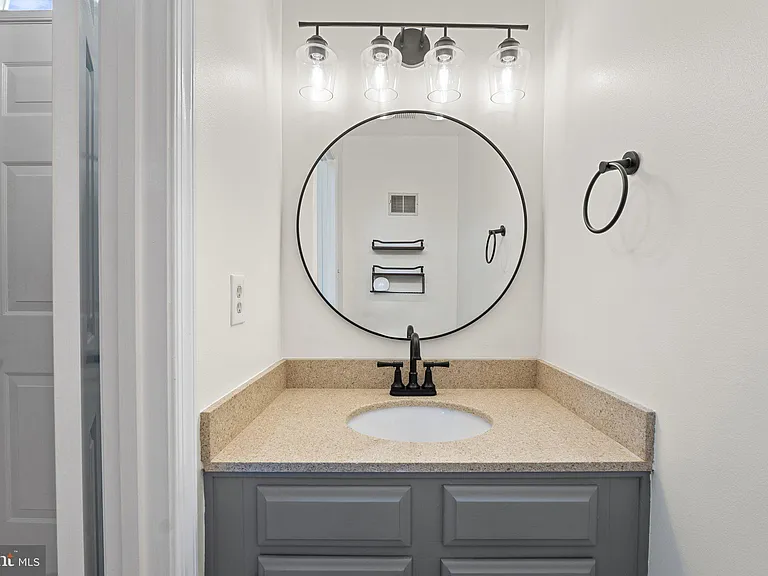 6804 Signature Cir — Photo 7