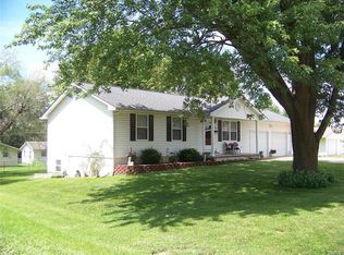 406 N 7th St, Bowling Green, MO 63334