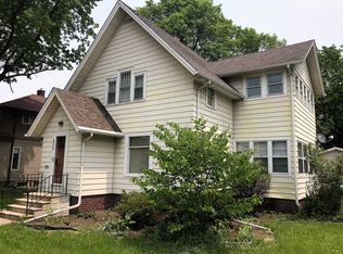 820 Grand Ave, Ames, IA 50010
