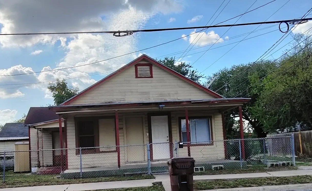 209 N 9th St — Photo 1