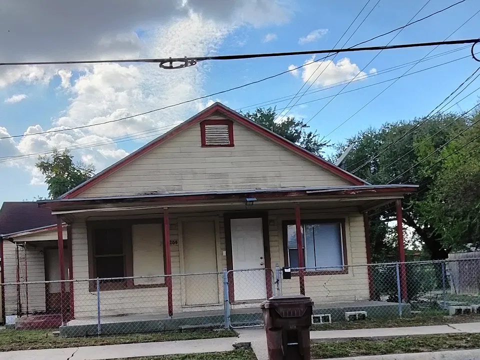 209 N 9th St