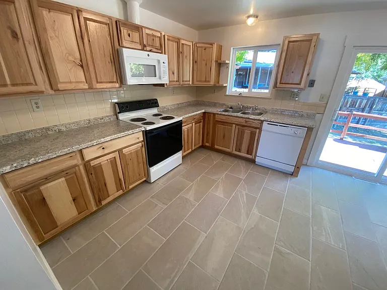 1840 Independence St — Photo 10