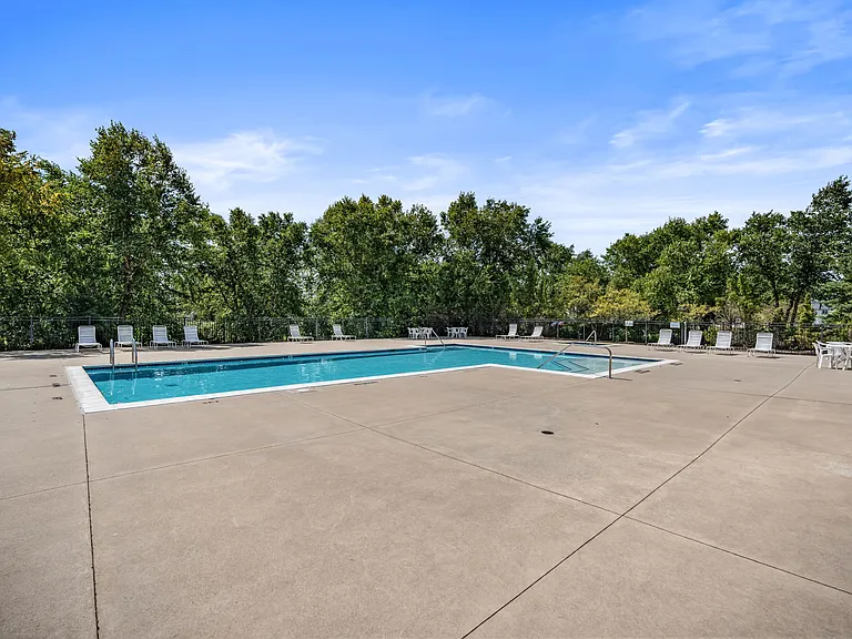 17200 Addington Dr — Photo 31