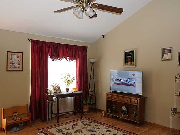 3rd image of 5244 Shenandoah Ave