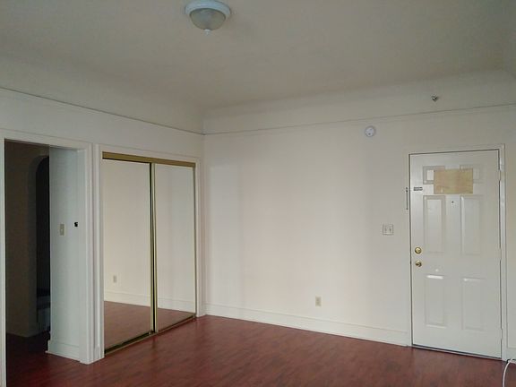 3rd image of 426 S New Hampshire Ave APT 410