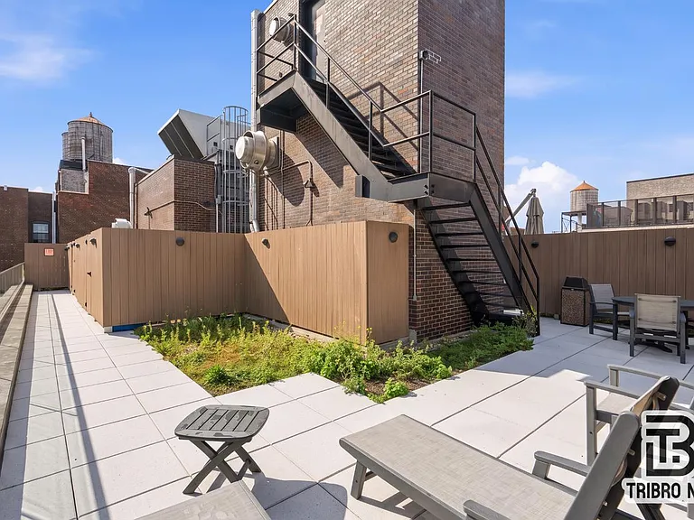 151 W 21st St #3A — Photo 10
