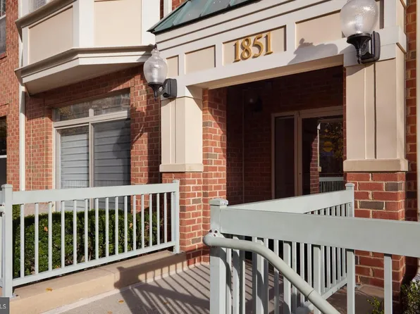 1851 Stratford Park Pl APT 107, Reston, VA 20190