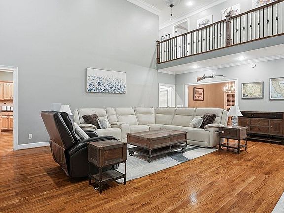 5th image of 187 Nicklaus Dr