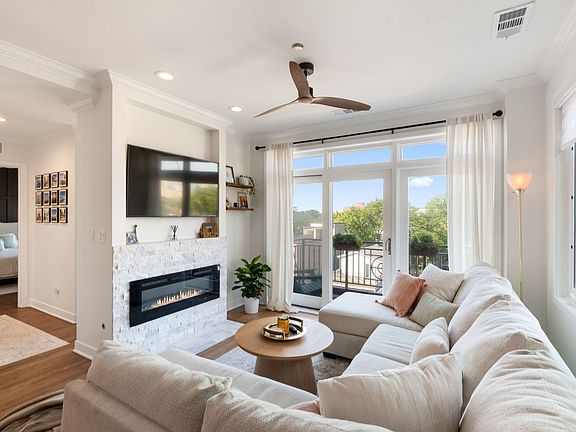 4th image of 2700 N Halsted St #Penthouse 3