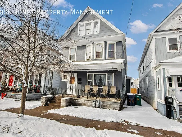 26 Bolton Pl #LOWER — Photo 1