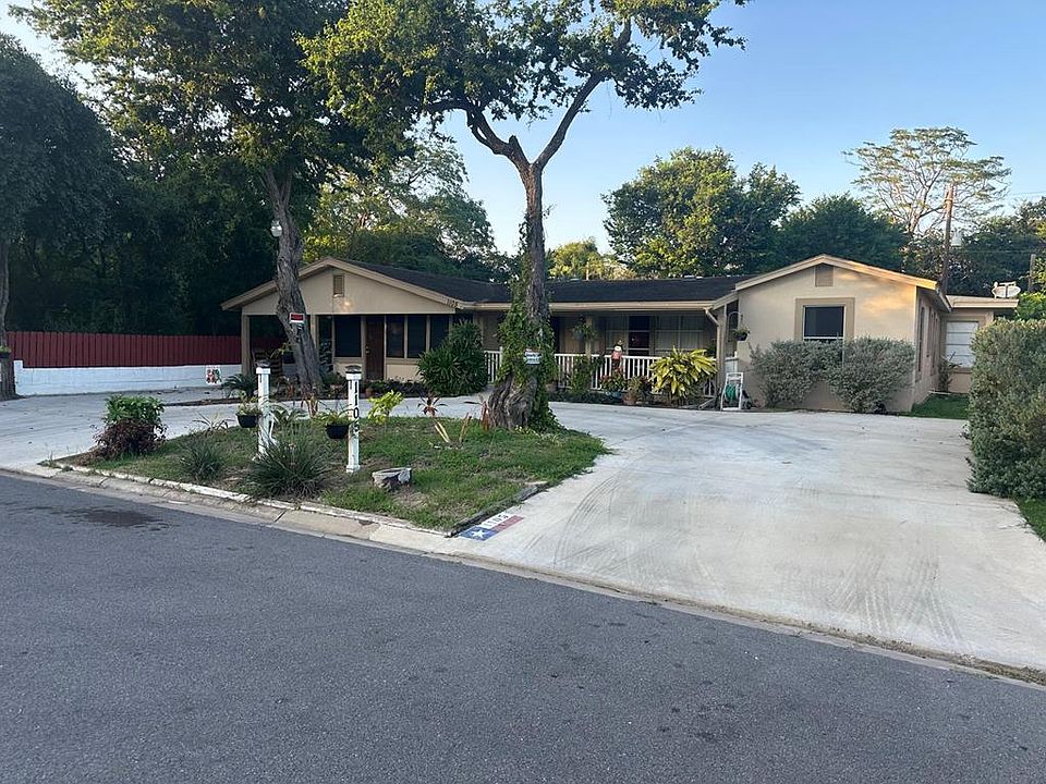 1st image of 105 Parkwood Pl