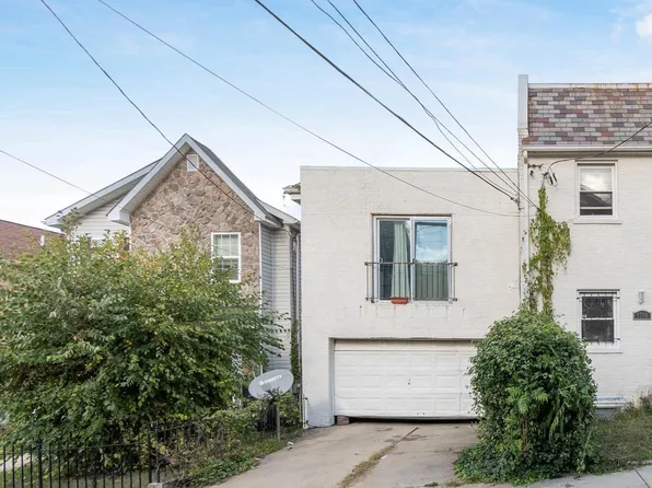 1756 W W St SE, Washington, DC 20020