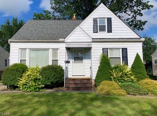 1354 Washington Blvd, Mayfield Heights, OH 44124