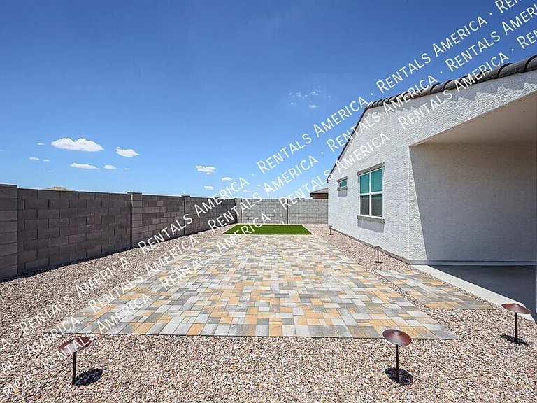 3380 N Camden Dr — Photo 43