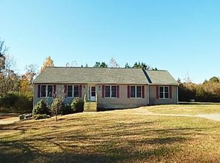 311 Gilbert St, Kilmarnock, VA 22482