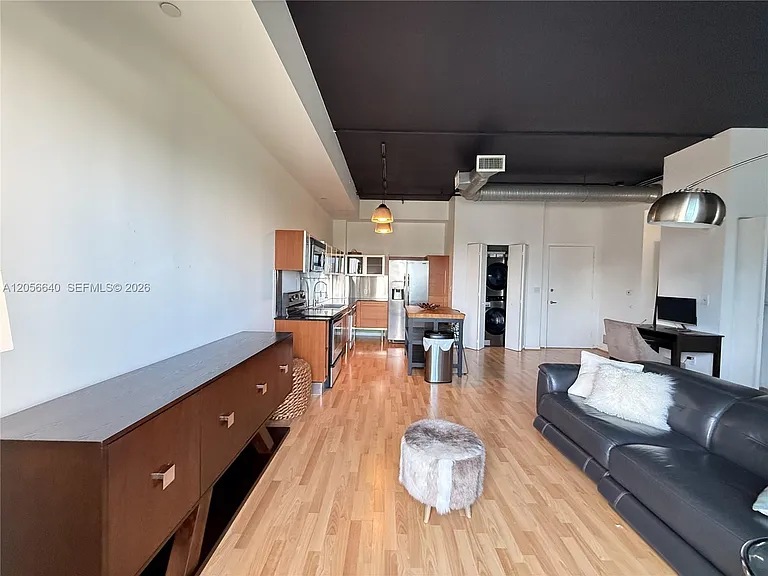 10 SW South River Dr #708 — Photo 7