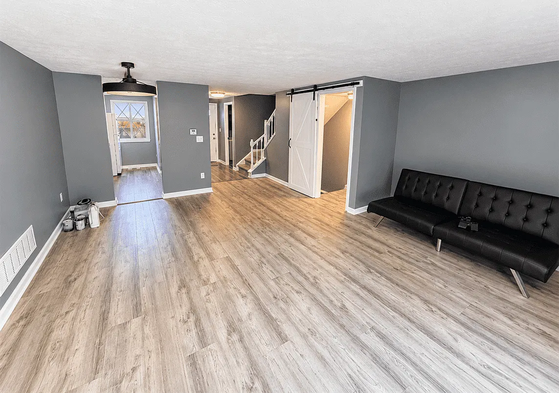 2 bed, 1.5 bath, 1336 sqft, $1,700 — Photo 2