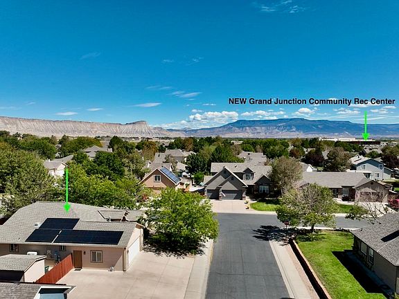 2nd image of 2810 Grand View Cir