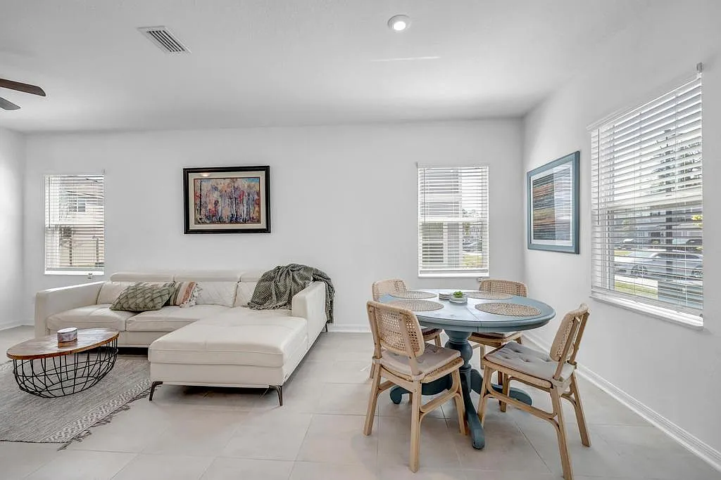 2 bed, 2.5 bath, 1140 sqft, $1,550 — Photo 3