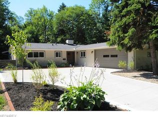 2757 Devon Hill Rd, Rocky River, OH 44116
