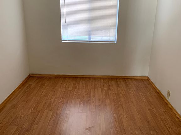 4th image of 164 N Oak Knoll Ave APT 3