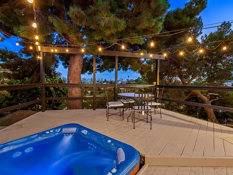821 Vanderbilt Pl — Photo 24