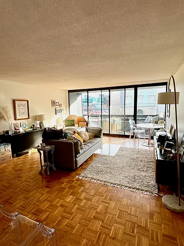 566 Commonwealth Ave Photo 1