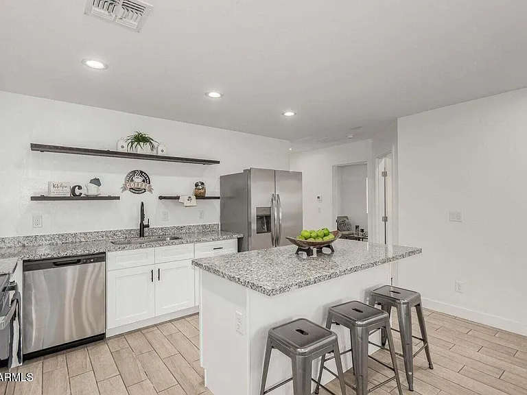 5238 S 13th Pl — Photo 7