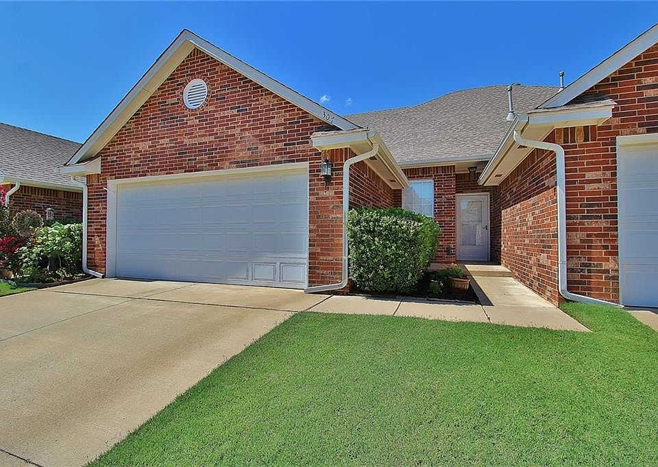 1st image of 307 E Ostin Ter