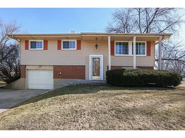2S161 Ivy Ln photo 1