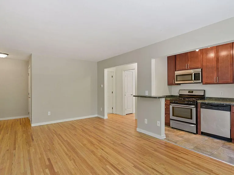 Emerson Flats — Photo 9