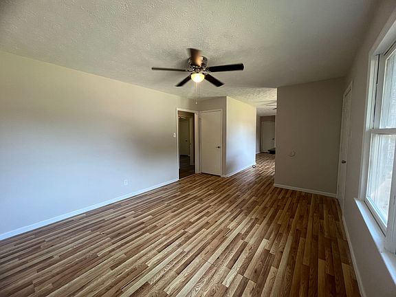 2nd image of 500 Littlejohn St