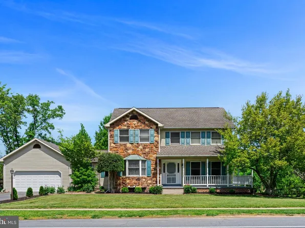 1035 Country Club Rd, Camp Hill, PA 17011
