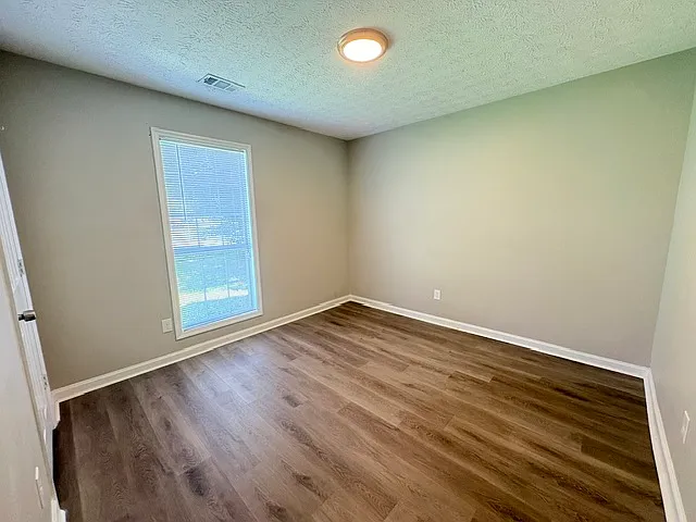 1000 Wehring Ln — Photo 9