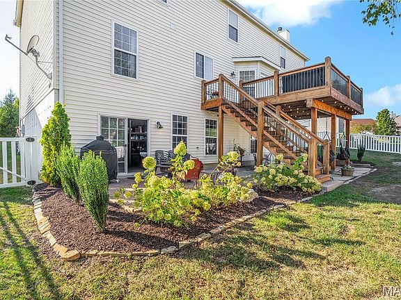 3rd image of 318 Copper Tree Ct