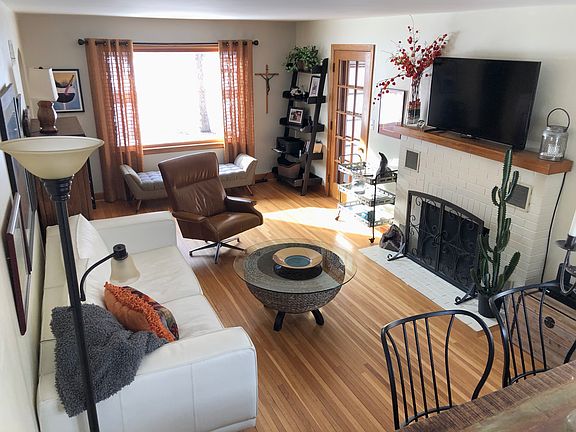 GAS FIREPLACE